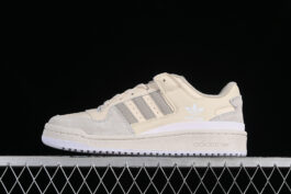 [ID7995]-[FORUM 84 LOW WILD MOSS/BLUE TINT/CREAM WHITE]-[WOMAN:36-39]-[MAN:40-45]