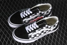 Vans Old Skool Black and White Checkerboard Bear Comfortable and versatile Non-slip shock-absorbing casual vulcanized sneakers