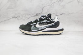 CV1363-001-SACAI X VAPORWAFFLE BLACK/SUMMIT WHITE/PURE PLATINUM-WOMAN:36-39-MAN:40-46