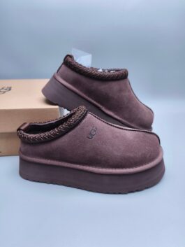 UGG sheep fur integrated snow boots 2553 chocolate thick sole foot kick women's model in stock size 35-42