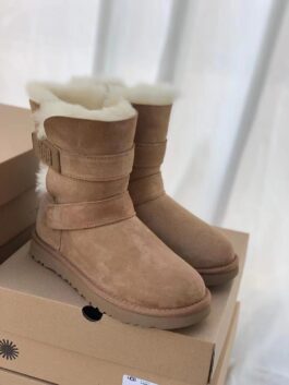 UGG sheep fur integrated snow boots 7074 pairs of magic card casual women's high top boots chestnut color in stock size 36-40