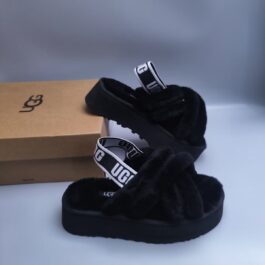 UGG sheepskin and fur slippers 1550 all black platform thick bottom cross fur slippers in stock 35-41 sizes