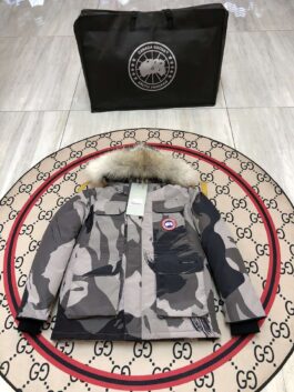 Shop Canada Goose Lightweight Down Jackets for Urban Winters E08-Expedition KID SIZE height 110-150cm