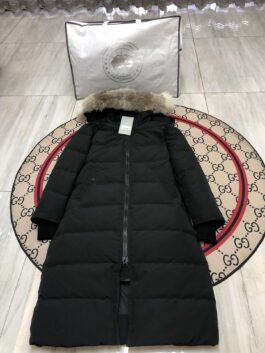 Explore Canada Goose Ultralight Down Jackets - Perfect for Travel E22-Mystique