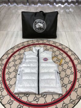 Canada Goose Insulated Down Jackets ¨C Perfect for Extreme Cold Weather Vest Crufton